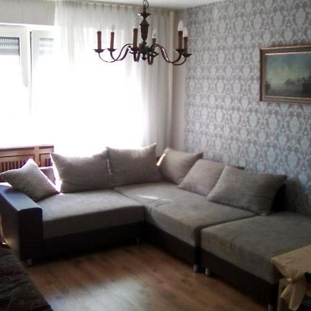 Mosel Ferienwohnung Zell an der Mosel Esterno foto